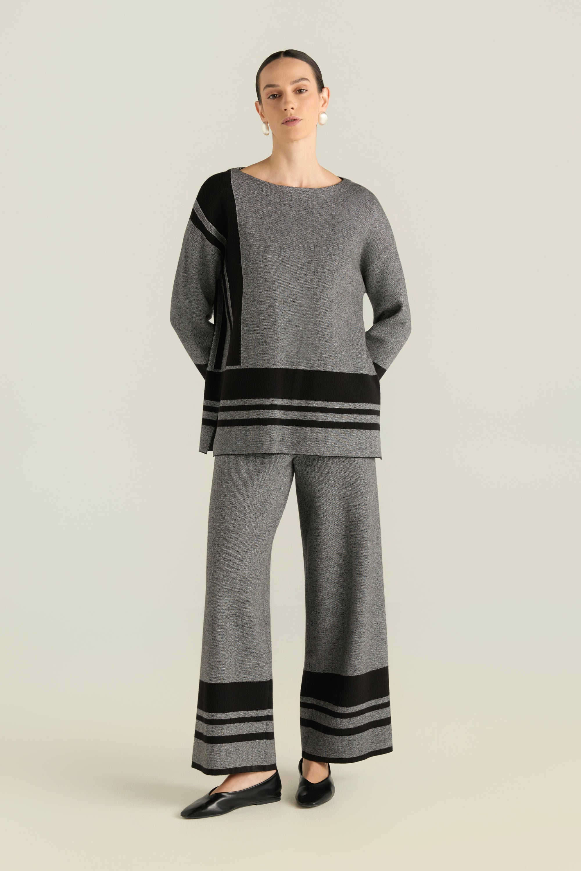 Sweater With Contrast Stripe Trim