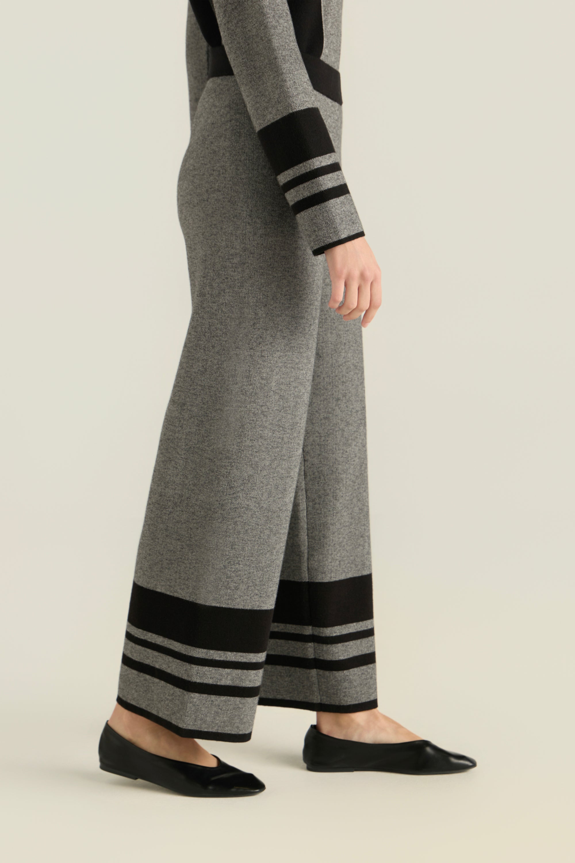 Striped Hem Knit Trousers