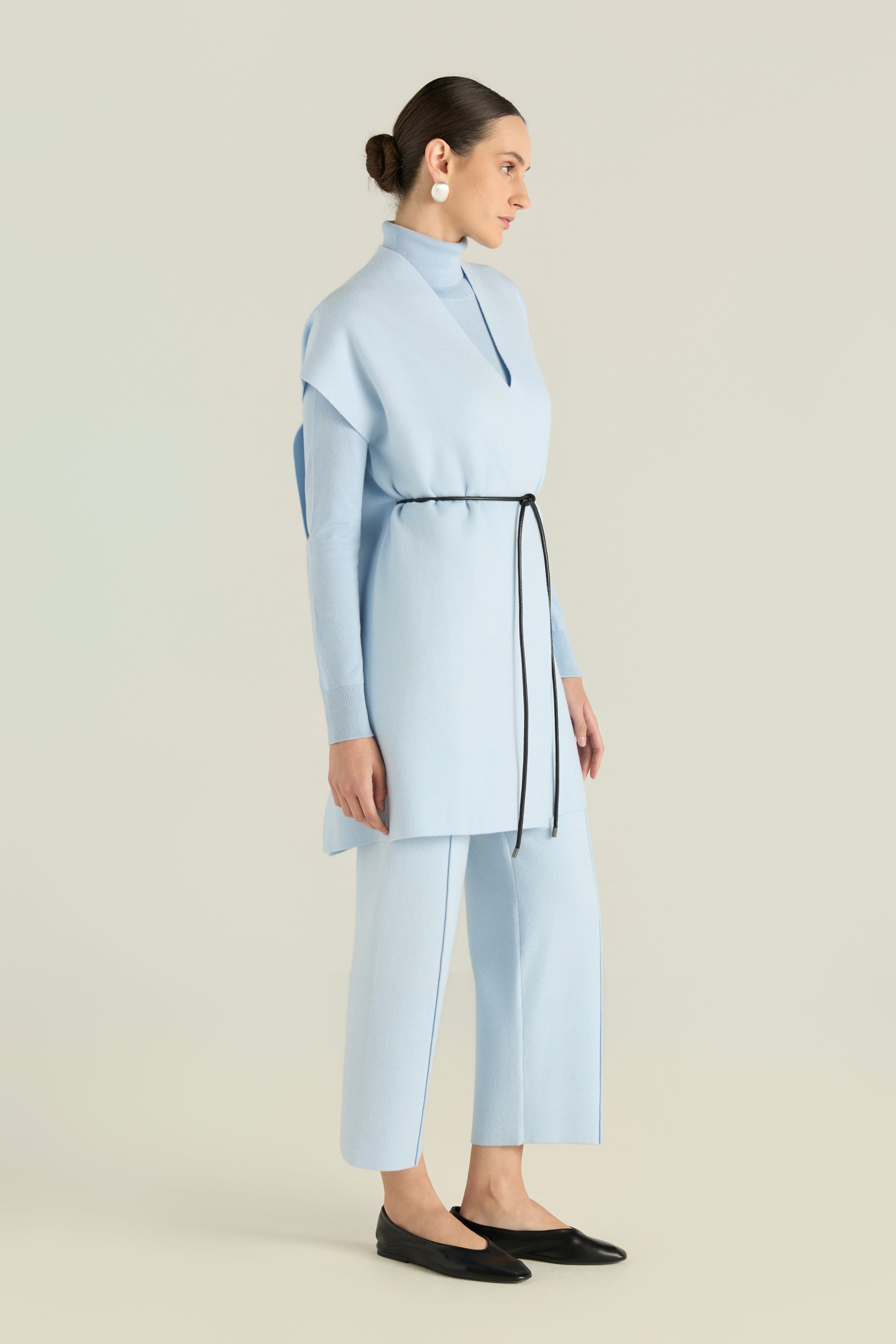 Sleeveless Knit Cardigan