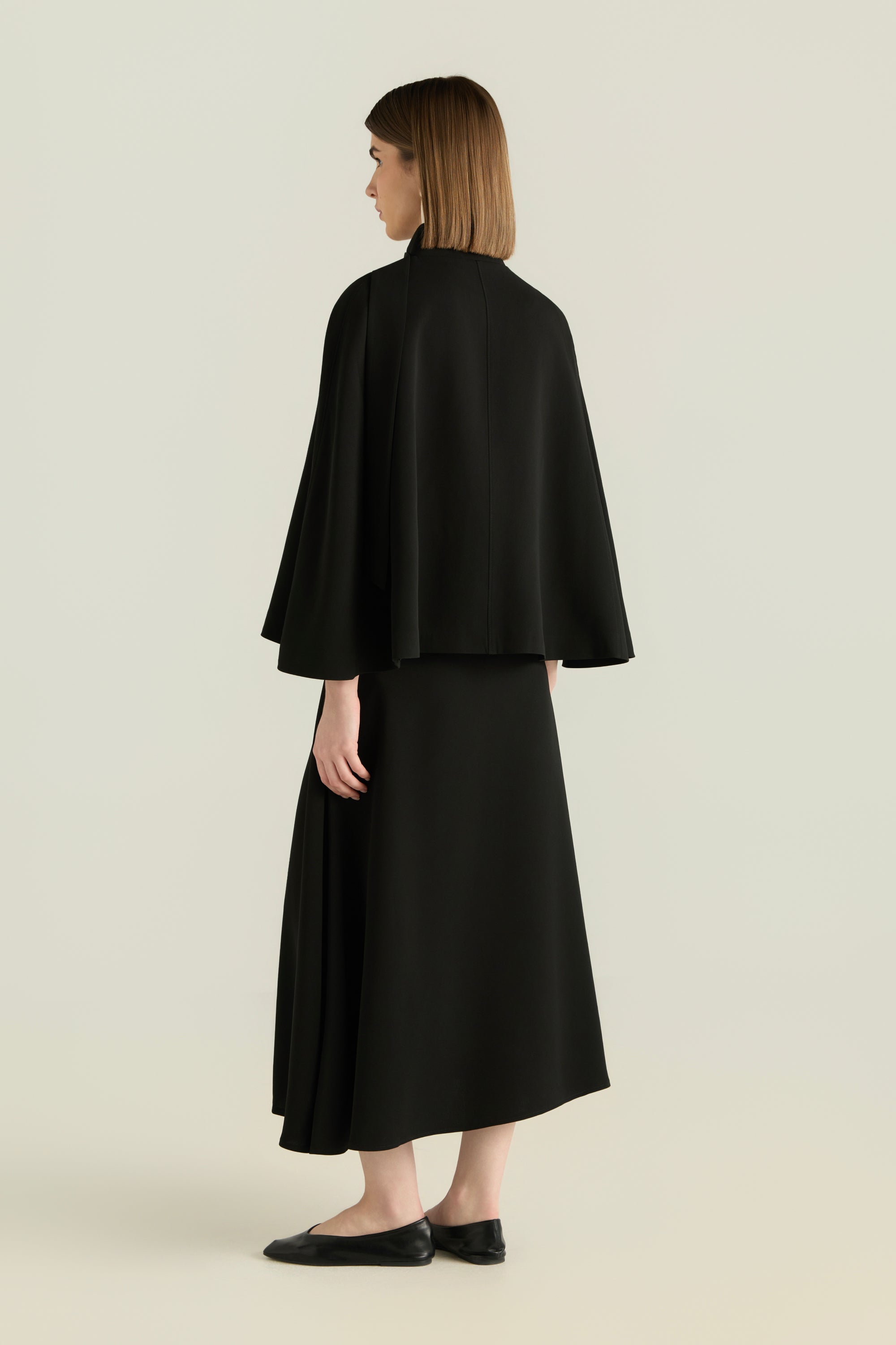 Solid Sd Collar Cape