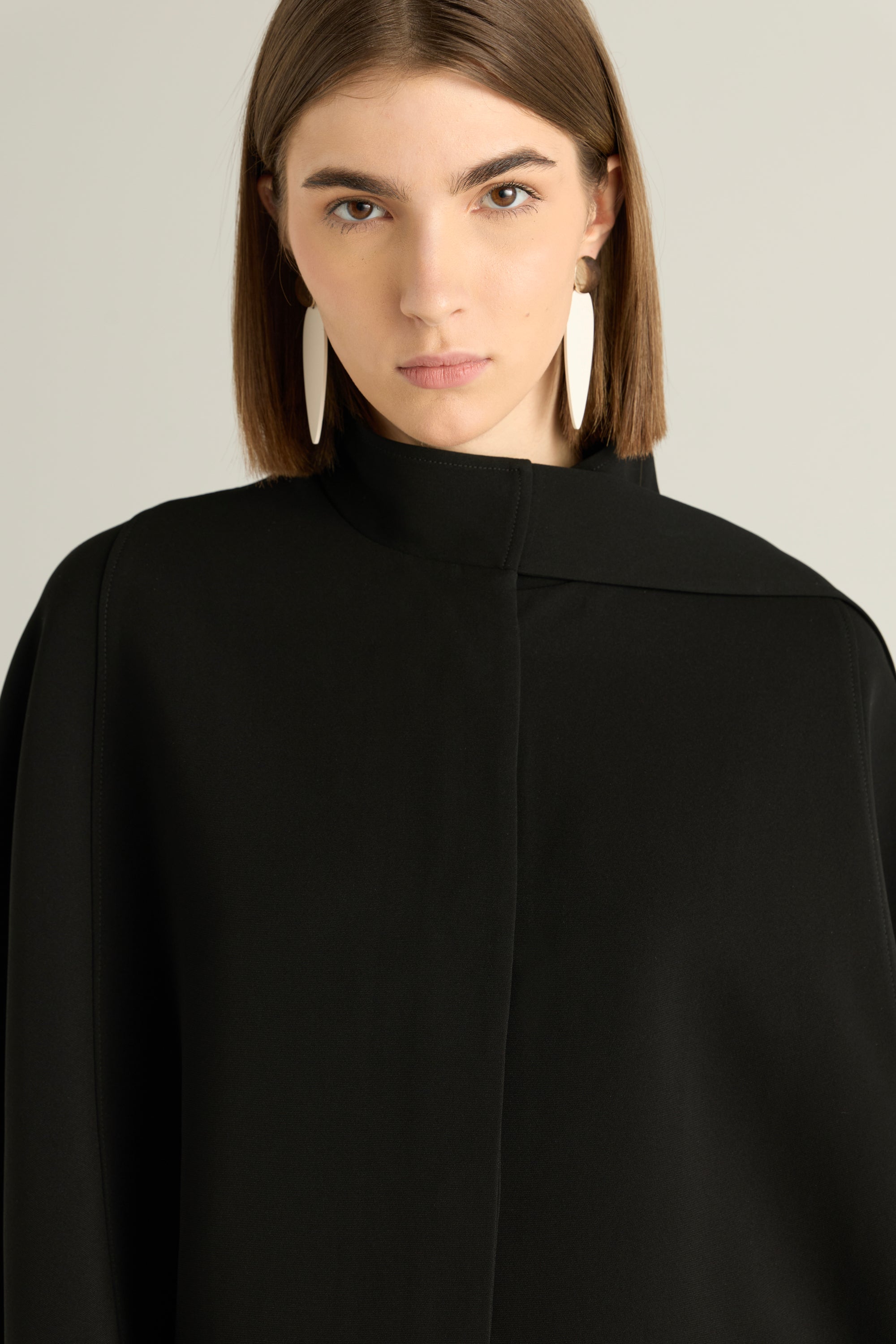 Solid Sd Collar Cape